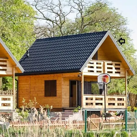 Letniskowe Zbyszko Lodge *